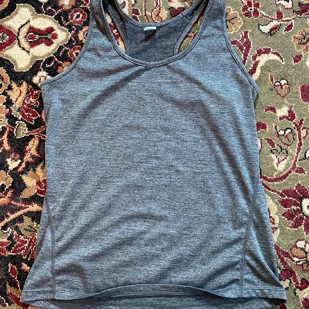 Exercising tank